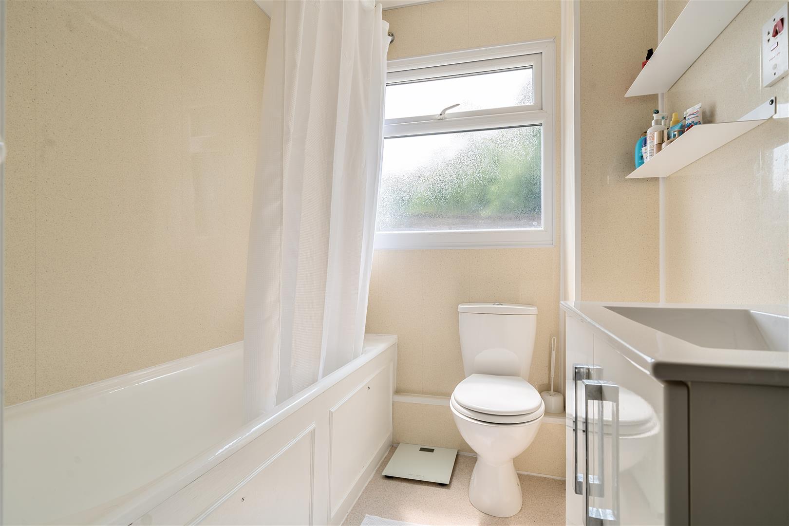 Notts Gardens, Uplands, Swansea, SA2 0RU